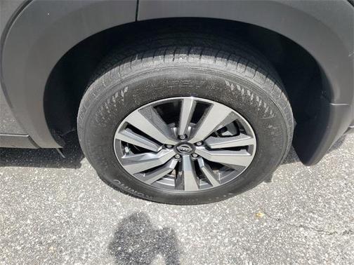 2025 Nissan Pathfinder SL FWD