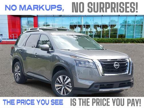 2025 Nissan Pathfinder SL FWD