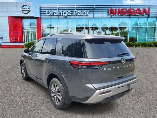 2025 Nissan Pathfinder SL FWD