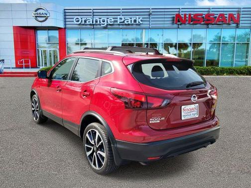 Palatial Ruby 2017 Nissan Rogue Sport SL