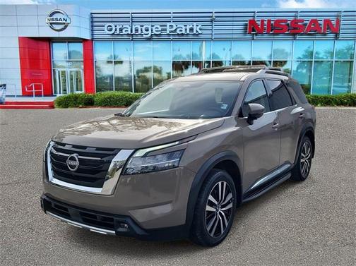 2023 Nissan Pathfinder Platinum FWD
