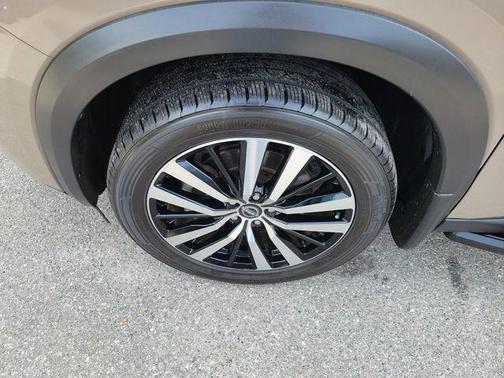 2023 Nissan Pathfinder Platinum FWD