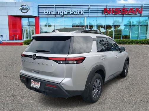 2024 Nissan Pathfinder SV FWD