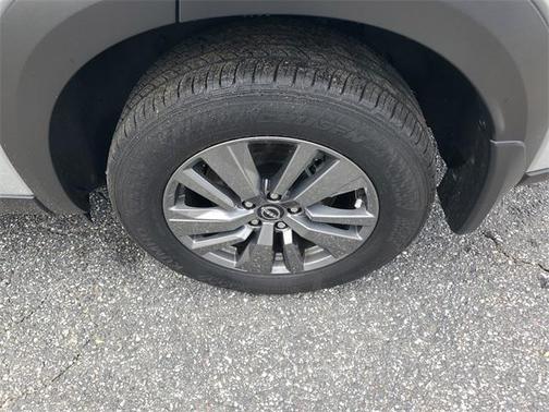 2024 Nissan Pathfinder SV FWD