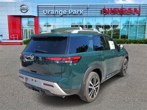 2025 Nissan Pathfinder Platinum FWD