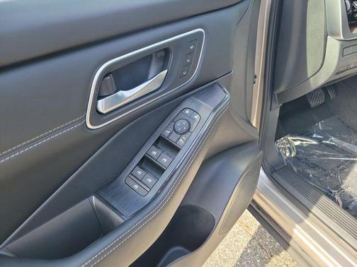 Champagne Silver Metallic 2026 Nissan Rogue Platinum