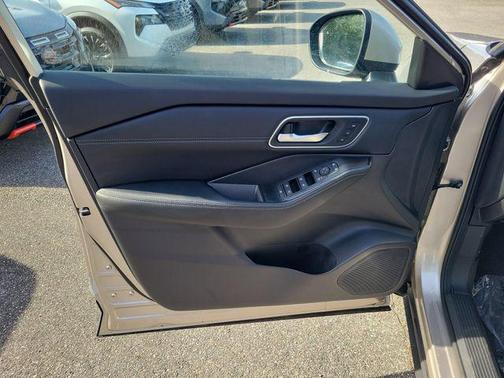 Champagne Silver Metallic 2026 Nissan Rogue Platinum