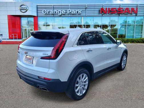 Crystal White Tricoat 2022 Cadillac XT4 Luxury