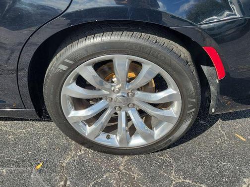 2019 Chrysler 300 Limited