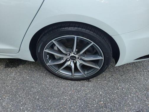Alta White 2024 Genesis G70 2.5T AWD