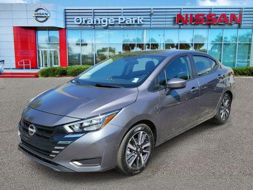 Gun Metallic 2025 Nissan Versa 1.6 SV