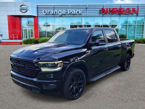 Diamond Black Crystal Pearlcoat 2022 RAM 1500 Laramie
