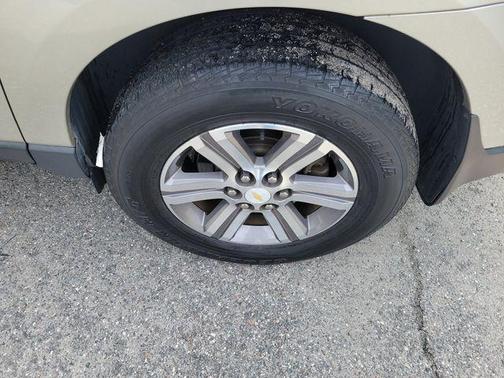 Champagne Silver Metallic 2016 Chevrolet Traverse 1LT