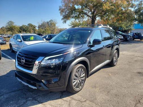 2024 Nissan Pathfinder SL FWD