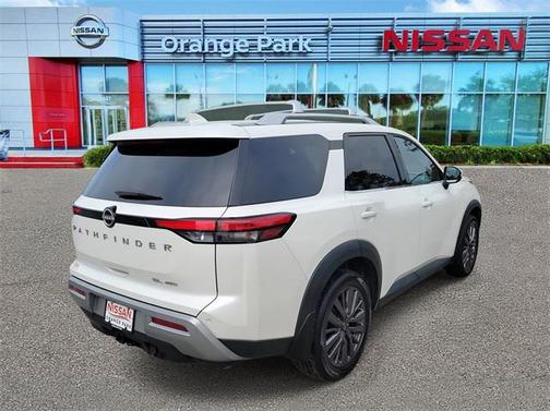 2023 Nissan Pathfinder SL 4WD