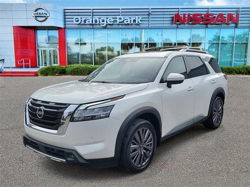 2023 Nissan Pathfinder SL 4WD