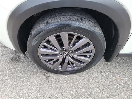 2023 Nissan Pathfinder SL 4WD