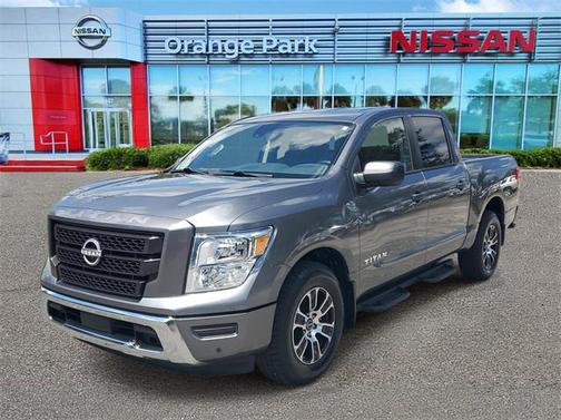 2023 Nissan Titan SV
