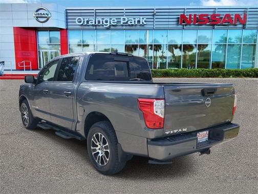 2023 Nissan Titan SV