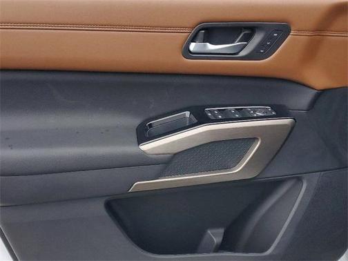 2025 Nissan Pathfinder Platinum FWD