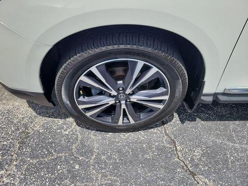 Pearl White Tricoat 2019 Nissan Pathfinder Platinum