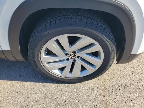 2023 Volkswagen Atlas Cross Sport 2.0T SE w/Technology