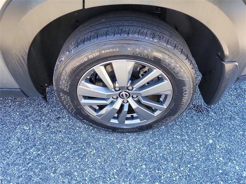 2023 Nissan Pathfinder SV FWD