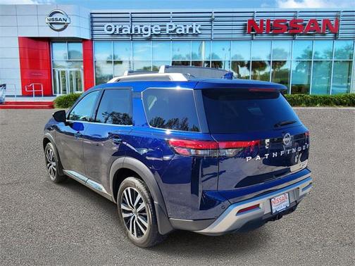 2023 Nissan Pathfinder Platinum 4WD