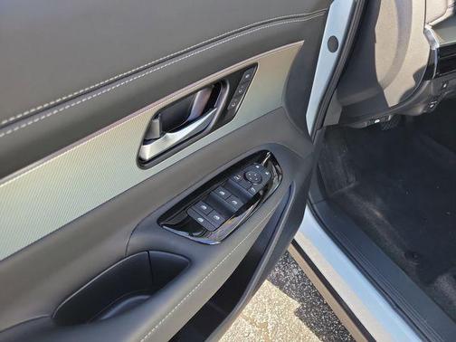 Everest White Pearl Tricoat 2026 Nissan Murano SL