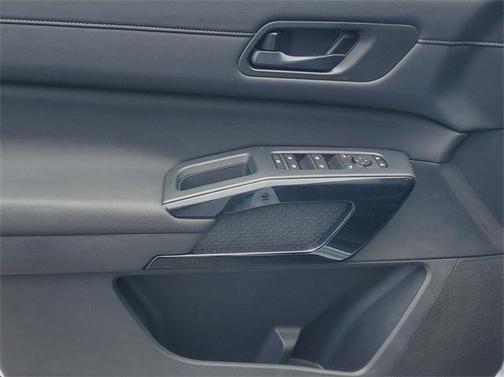 2025 Nissan Pathfinder SV FWD