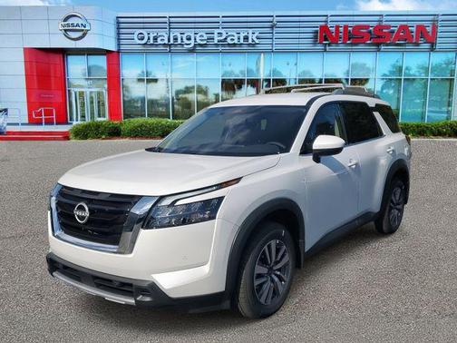 2025 Nissan Pathfinder SL FWD