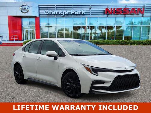 Ice Cap 2024 Toyota Corolla SE