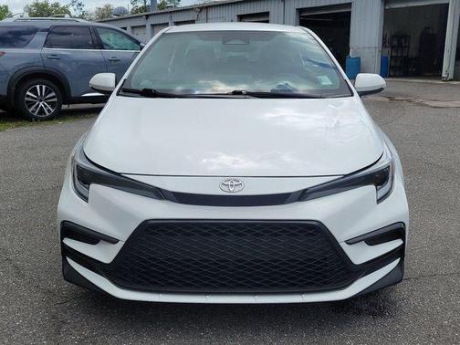 Ice Cap 2024 Toyota Corolla SE