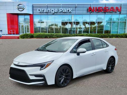 Ice Cap 2024 Toyota Corolla SE