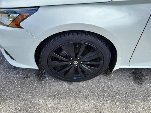 2022 Nissan Altima SR FWD