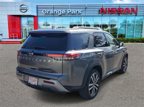 2023 Nissan Pathfinder Platinum FWD