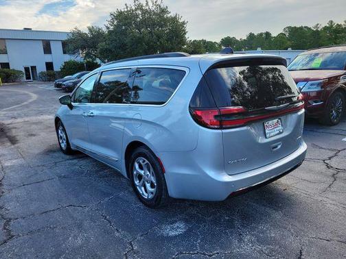 Silver Mist Clearcoat 2023 Chrysler Pacifica Limited