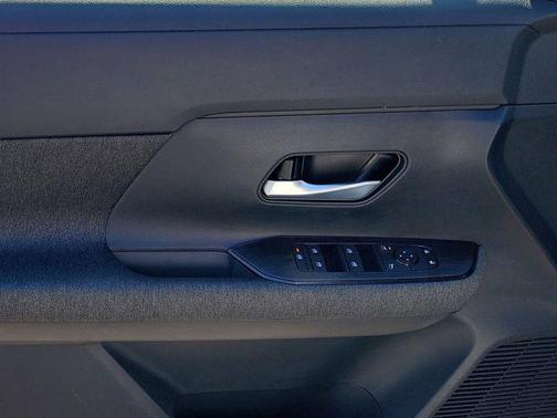 Super Black 2026 Nissan Kicks SV