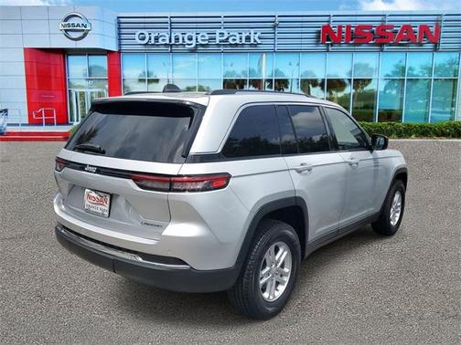 2023 Jeep Grand Cherokee Laredo