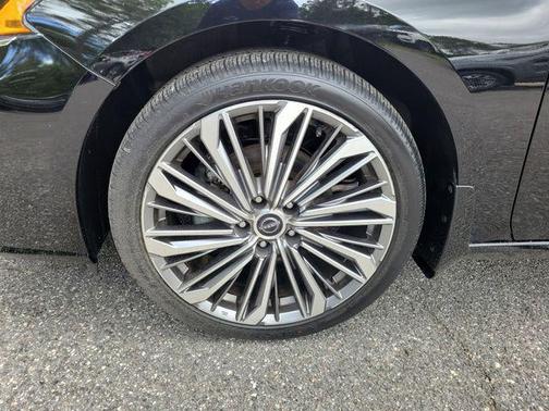 Super Black 2023 Nissan Altima 2.5 SL