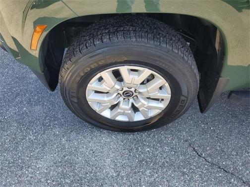 2023 Nissan Frontier SV