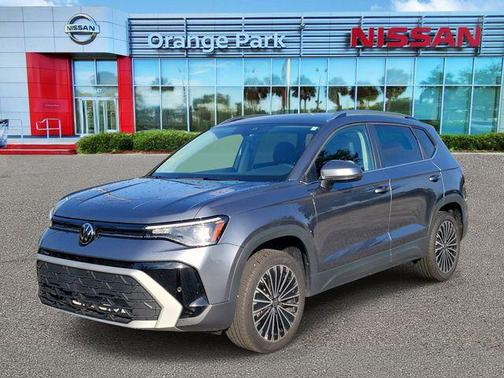 Platinum Gray Metallic 2025 Volkswagen Taos 1.5T SE