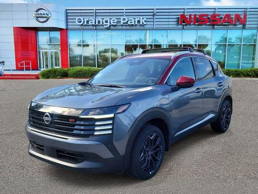 Gun Metallic/Scarlet Ember Tintcoat 2026 Nissan Kicks SR