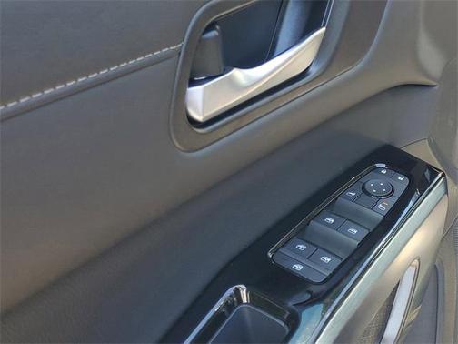 2025 Nissan Pathfinder SL FWD