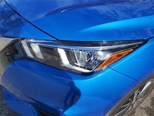 Electric Blue Metallic 2021 Nissan Versa 1.6 SV