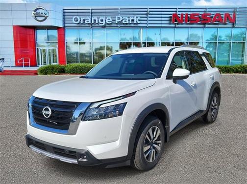2025 Nissan Pathfinder SL FWD