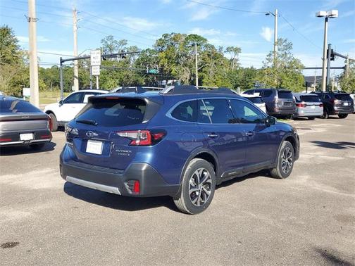 2022 Subaru Outback Touring