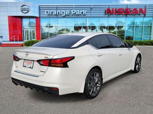 2023 Nissan Altima SR VC-Turbo FWD