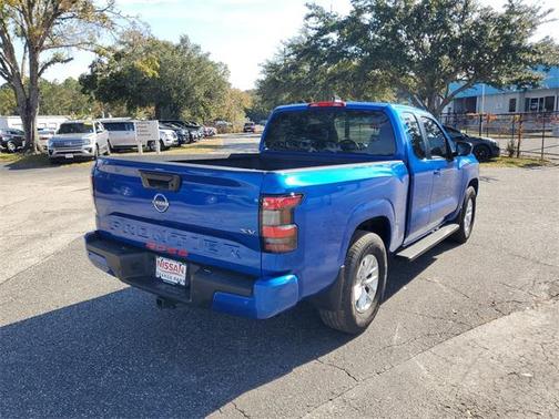 2024 Nissan Frontier SV
