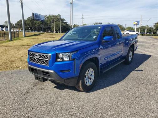 2024 Nissan Frontier SV